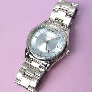 MICHAEL KORS Blue Dial w/ Crystal